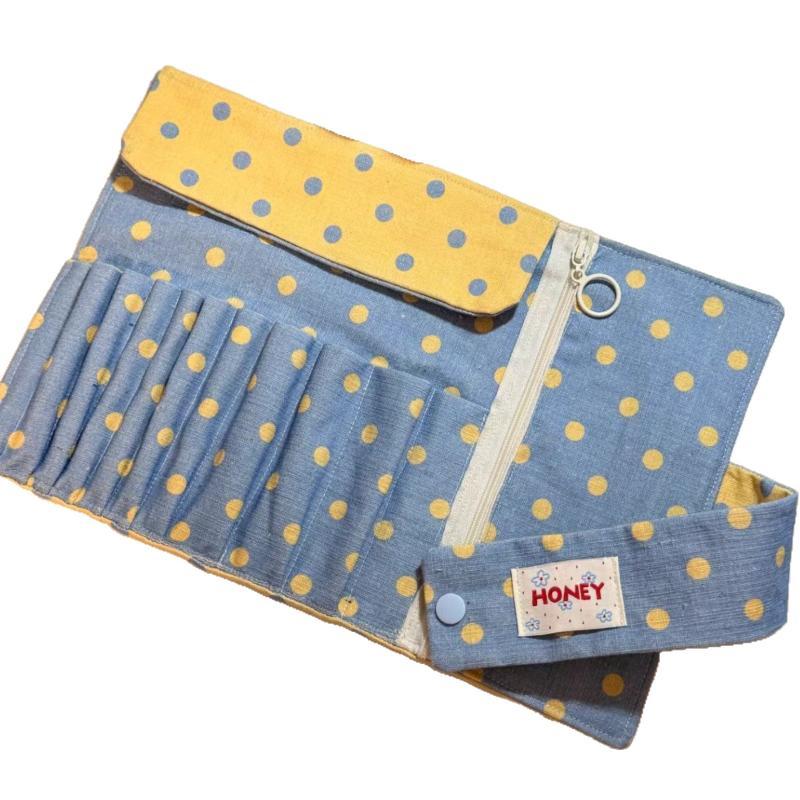 Vintage Polka Dot Roll Up Penc - огляд і ціна Makeup Organizer