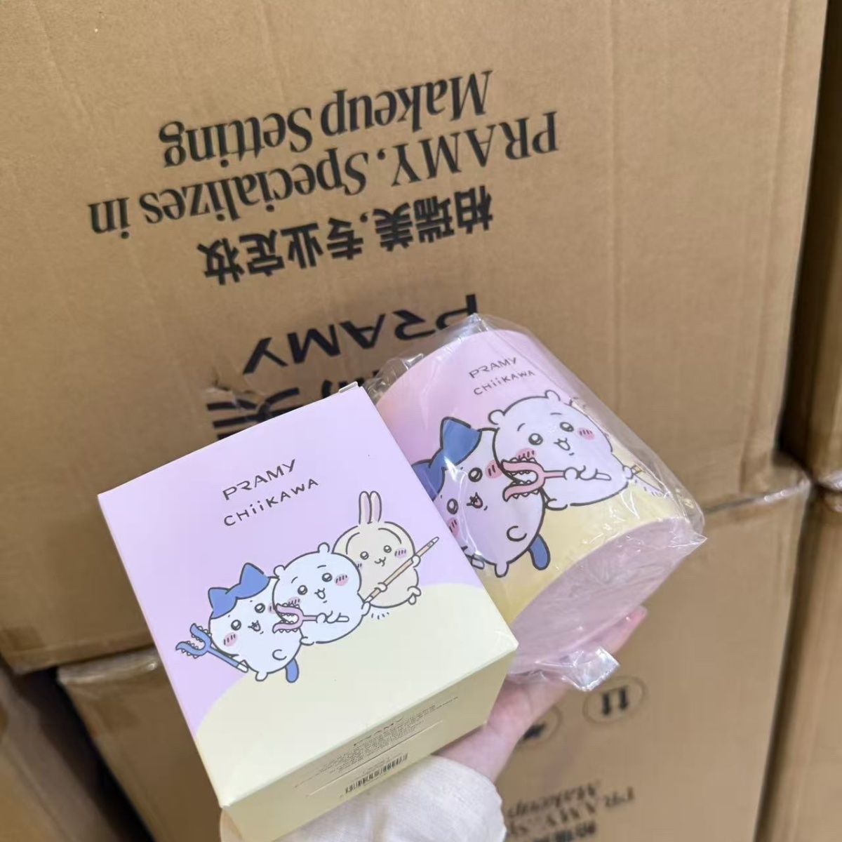 Chiikawa Co Branded Makeup Bru - огляд і ціна Makeup Organizer