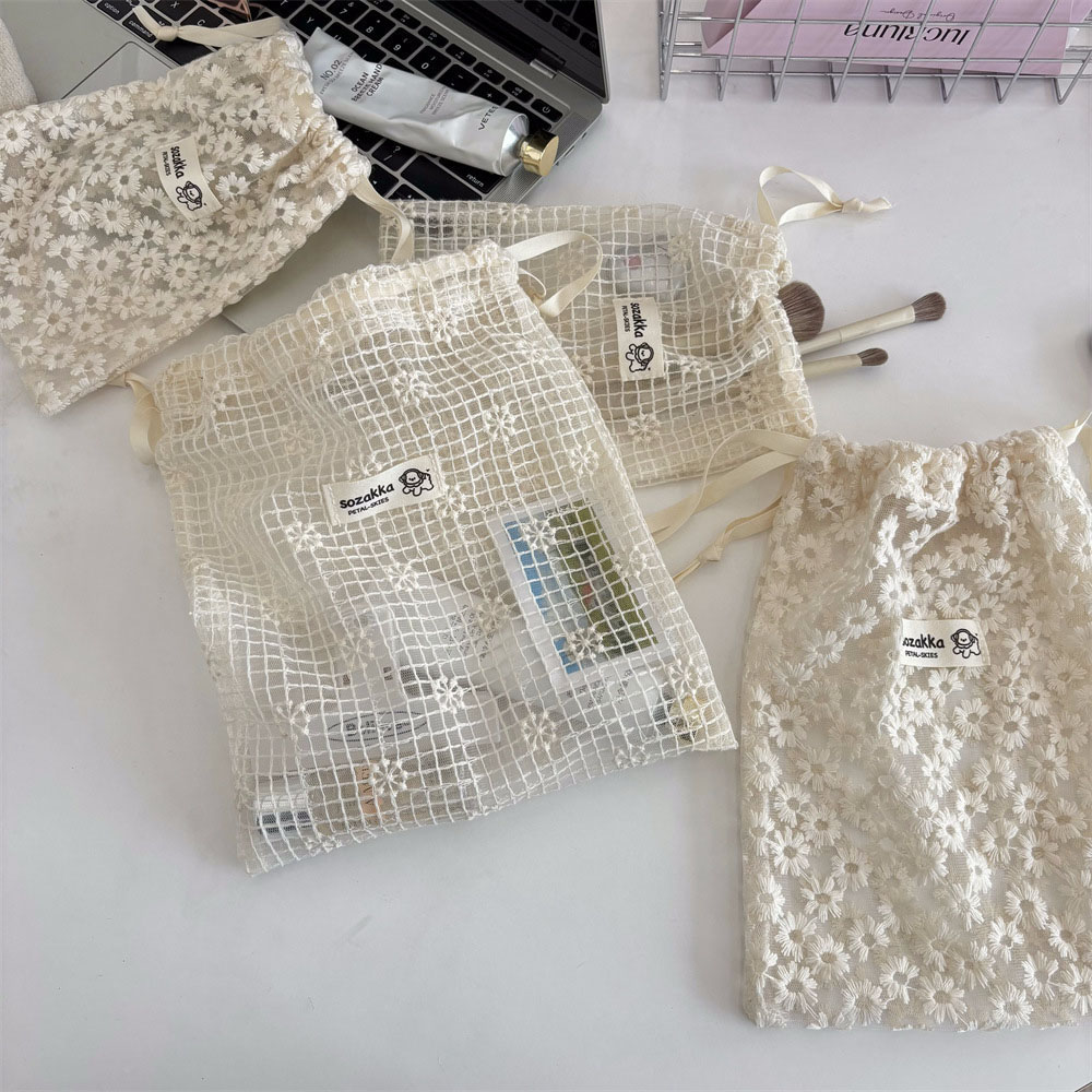 Lace Embroidered Daisy Mesh Dr - огляд і ціна Makeup Organizer