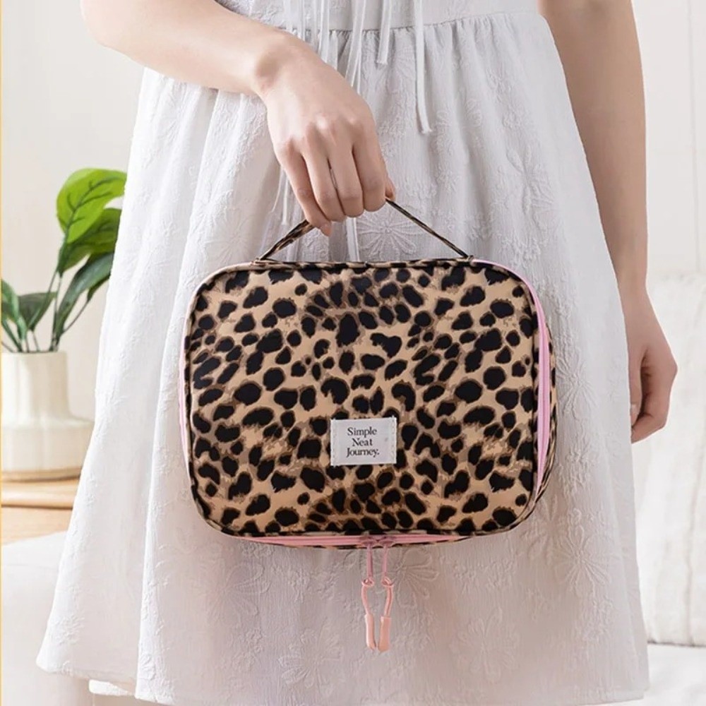 Waterproof Leopard Makeup Bag  - огляд і ціна Makeup Organizer